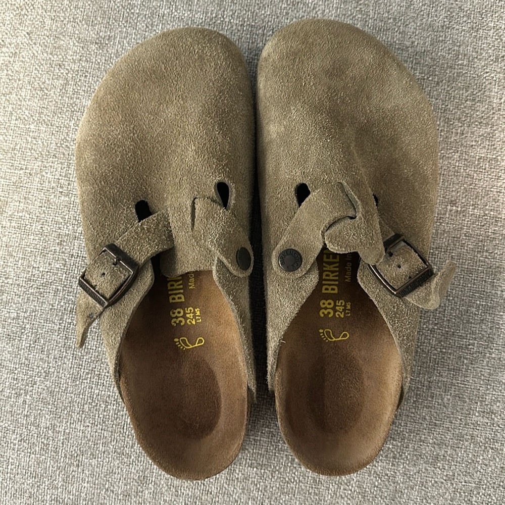 Birkenstock Boston in Taupe, practically new. No box size 38/ 7 us